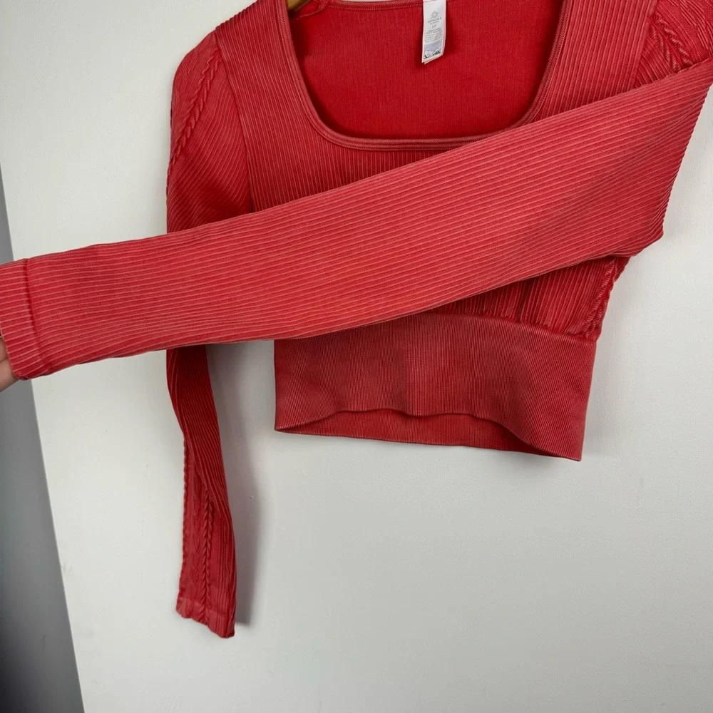 Aerie Offline Big Chill Seamless Long Sleeve T-Shirt Crop Top Sz Small Coral